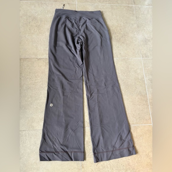 Lululemon pants - Picture 2 of 4
